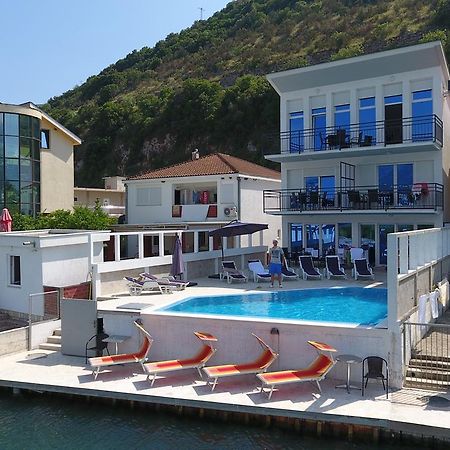 Apartments Riverside Herceg Novi Exteriér fotografie