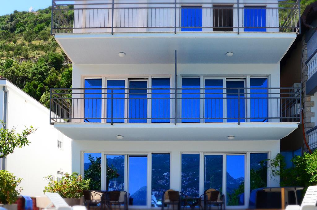 Apartments Riverside Herceg Novi Pokoj fotografie