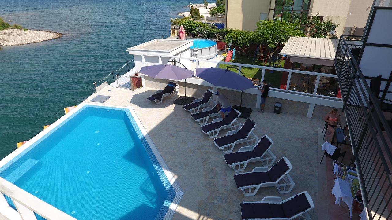 Apartments Riverside Herceg Novi Exteriér fotografie